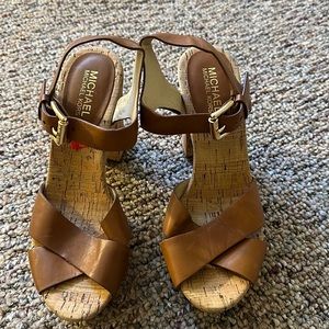 Michael Kors Natalia womens leather platform buckle sandals brown size 7.5